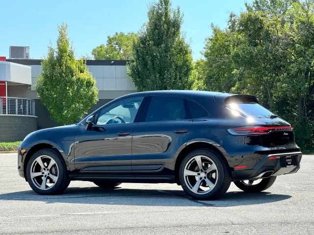 2023 Porsche Macan Base - Photo 22