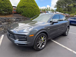 2023 Porsche Cayenne E-Hybrid's photo