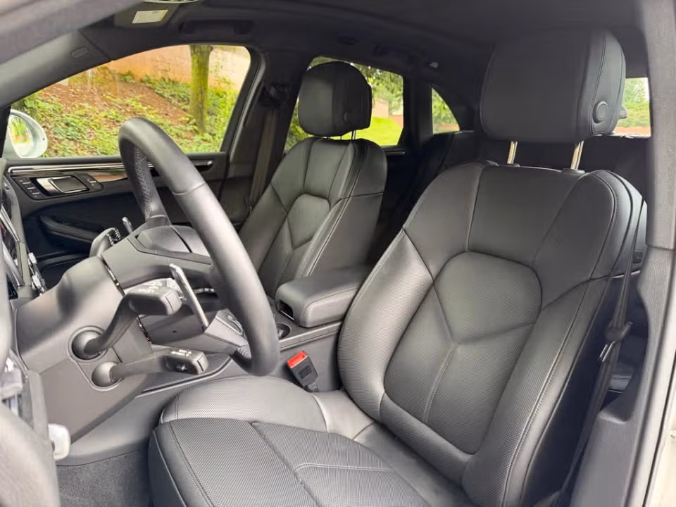 2025 Porsche Macan S - Photo 35