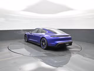 2026 Porsche Taycan GTS - Photo 17
