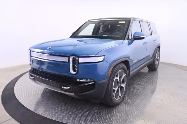 Used 2024 Rivian R1S Adventure with VIN 7PDSGABA5RN032838 for sale in Beachwood, OH