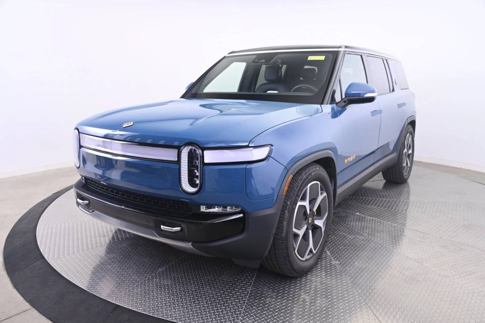 2024 Rivian R1S