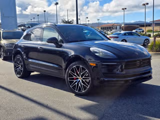 2024 Porsche Macan S's photo