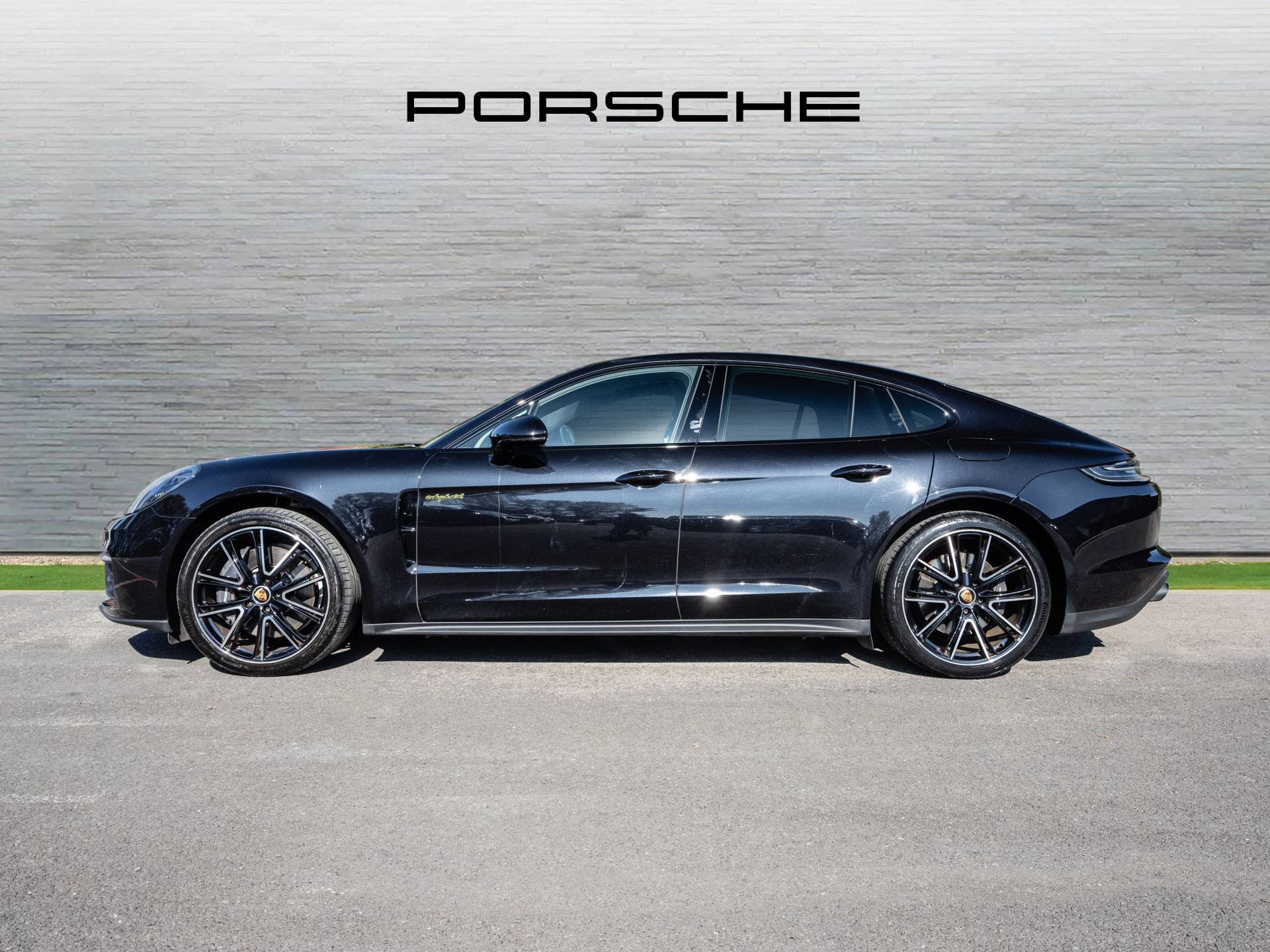 Panamera 4 E-Hybrid, photo 2 of 47