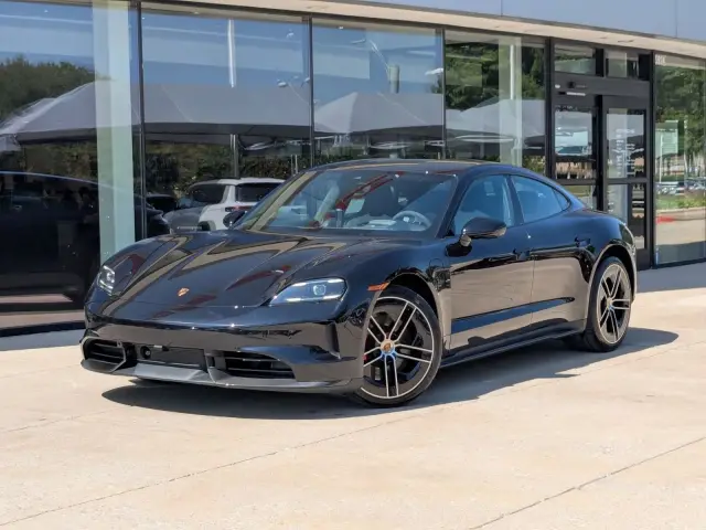 2025 Porsche Taycan GTS - Photo 6