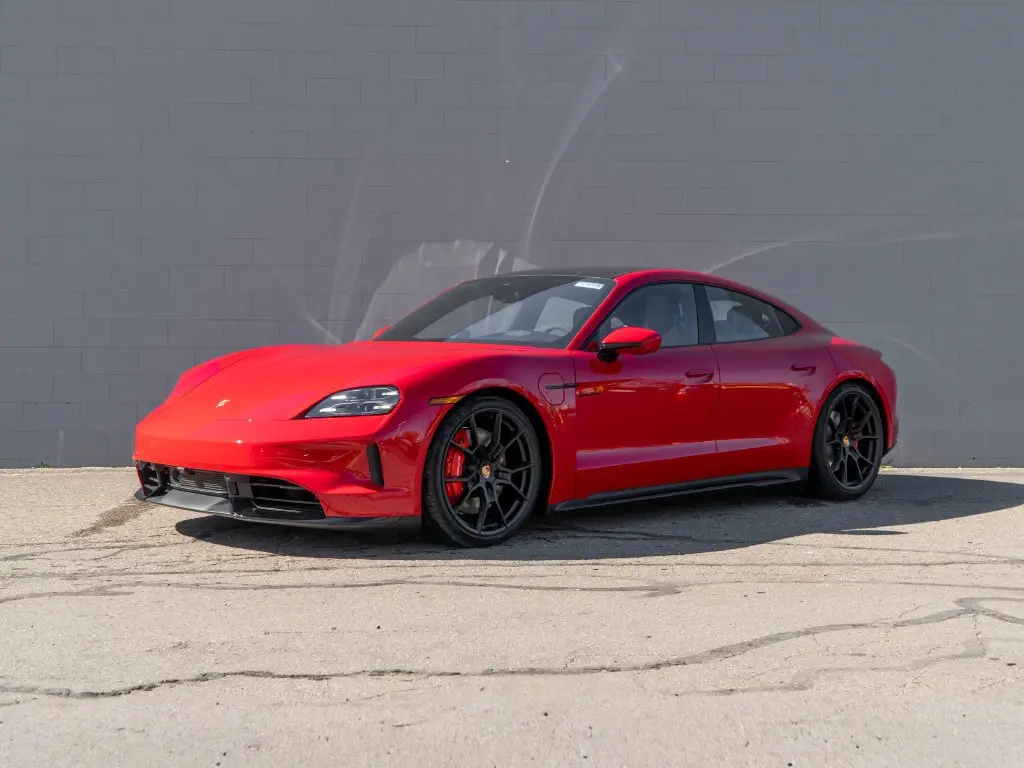 2026 Porsche Taycan GTS - Photo 8
