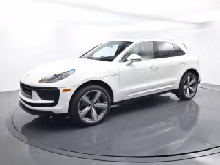 2025 Porsche Macan's photo