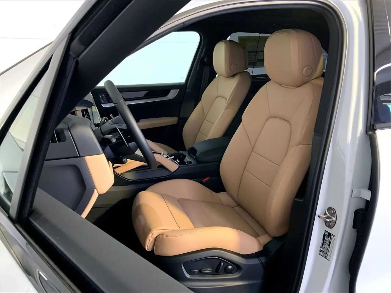 2025 Porsche Cayenne E-Hybrid - Photo 40