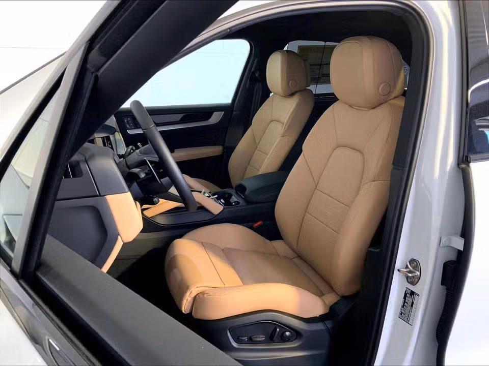 2025 Porsche Cayenne E-Hybrid - Photo 35
