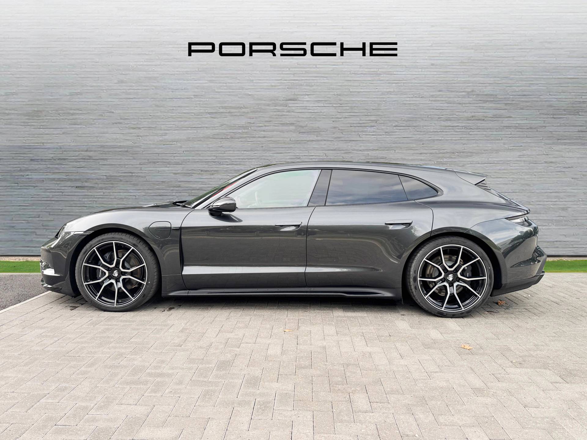 Taycan Sport Turismo, photo 2 of 36