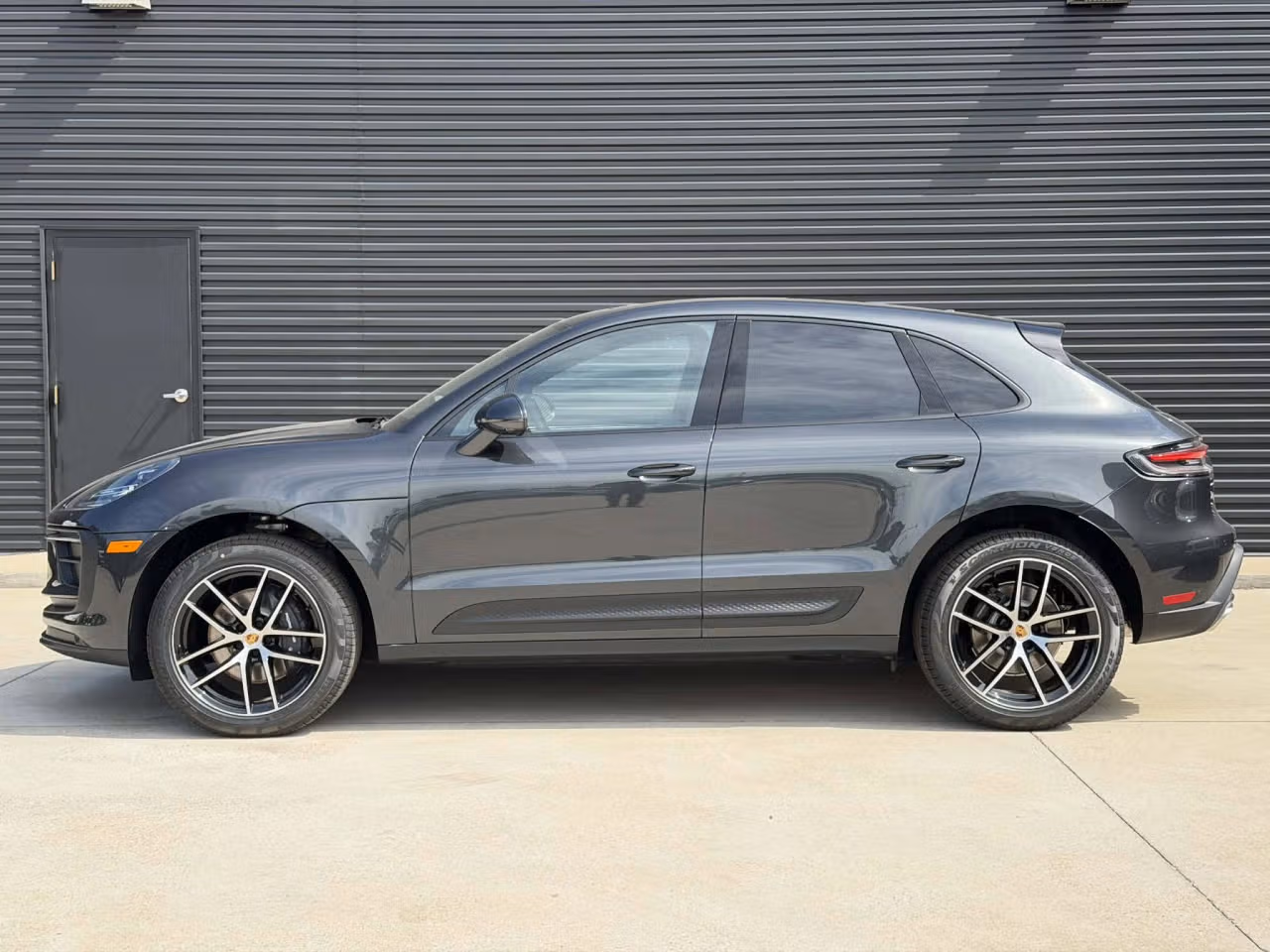 2026 Porsche Macan Base - Photo 12