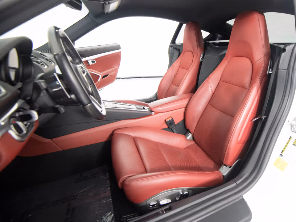 2024 Porsche 718 35