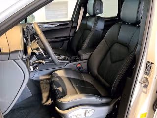 2026 Porsche Macan - Photo 33