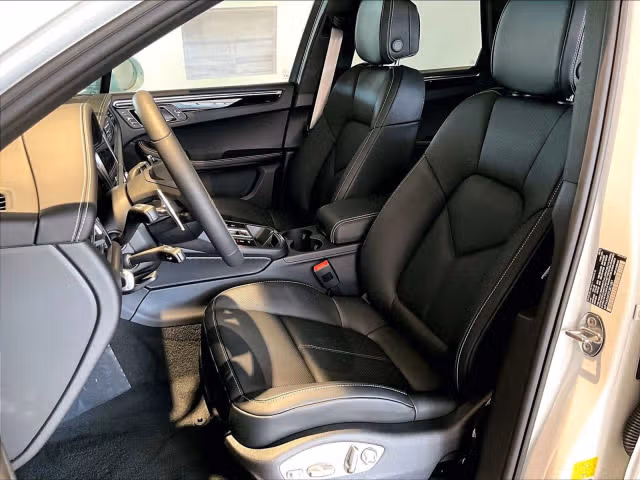 2026 Porsche Macan - Photo 34
