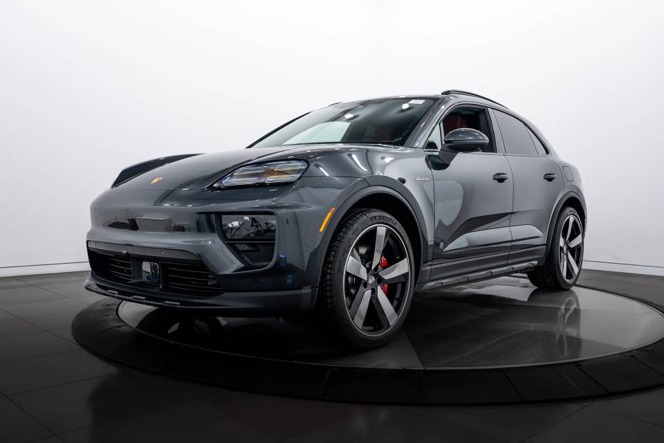 2025 Porsche Macan S