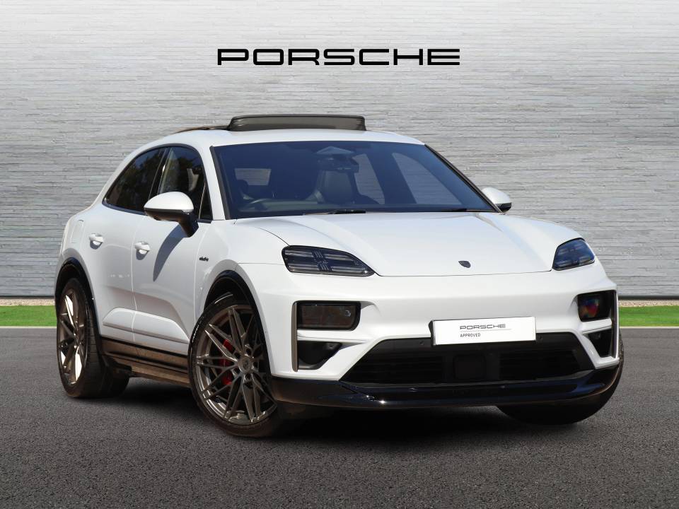 2024 PORSCHE MACAN