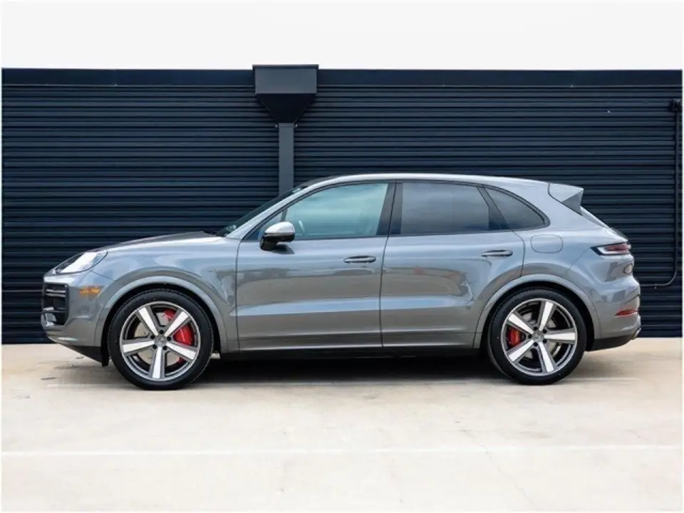 2025 Porsche Cayenne Turbo E-Hybrid - Photo 15
