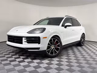 2024 Porsche Cayenne S E-Hybrid's photo