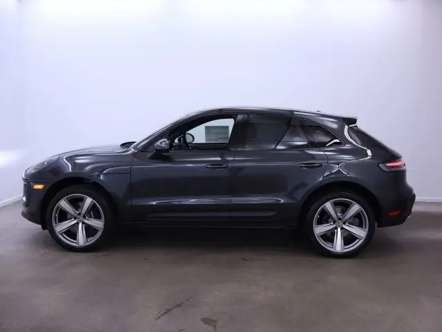 2025 Porsche Macan - Photo 14