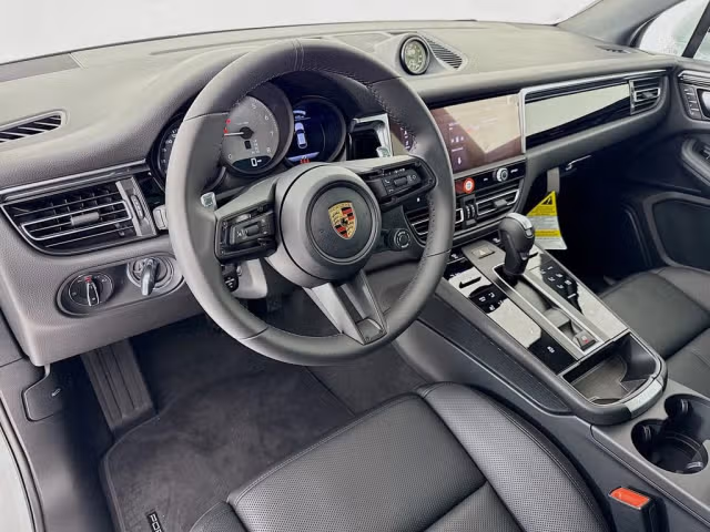 2026 Porsche Macan S - Photo 26