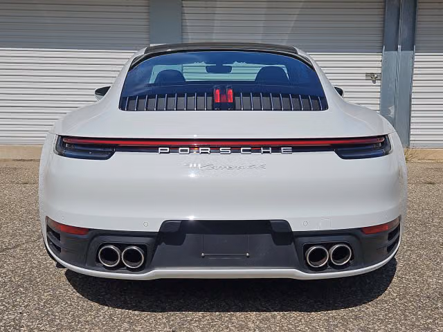 2022 Porsche 911 - Photo 26
