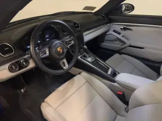 2025 Porsche 718 - Photo 29