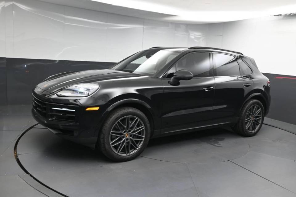 2025 Porsche Cayenne Base