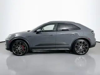 2025 Porsche Macan Turbo Electric - Photo 13