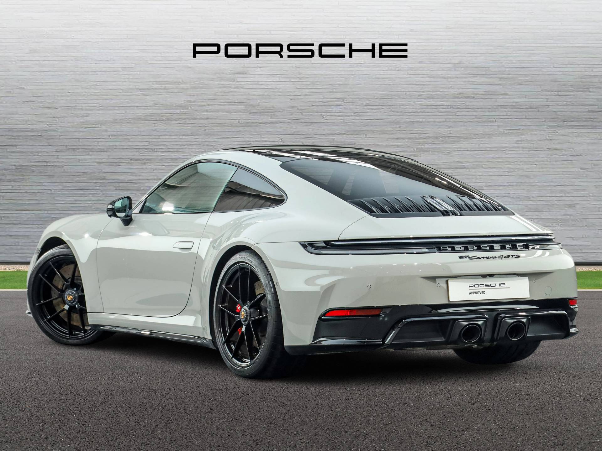 911 Carrera 4 GTS, photo 2 of 32
