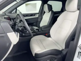 2026 Porsche Cayenne E-Hybrid - Photo 37