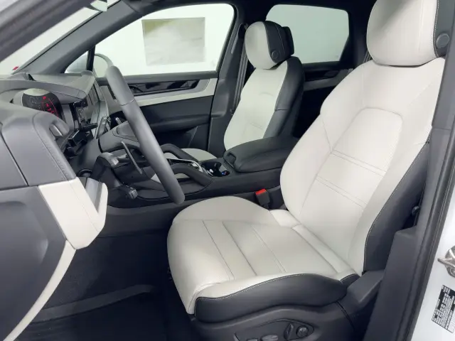 2026 Porsche Cayenne E-Hybrid - Photo 38