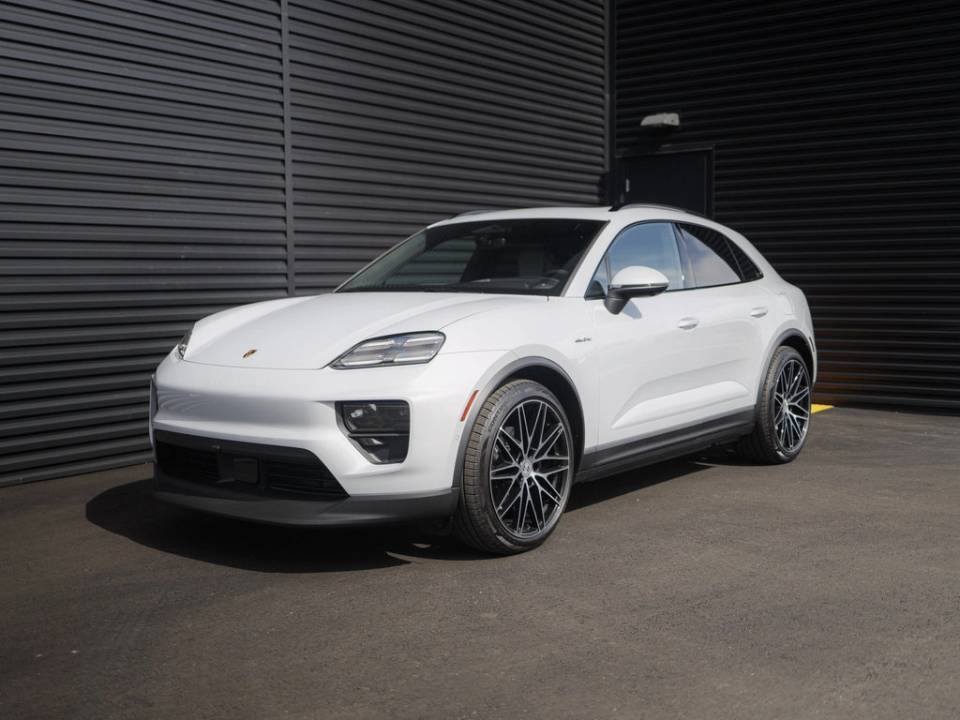 2024 Porsche Macan Base