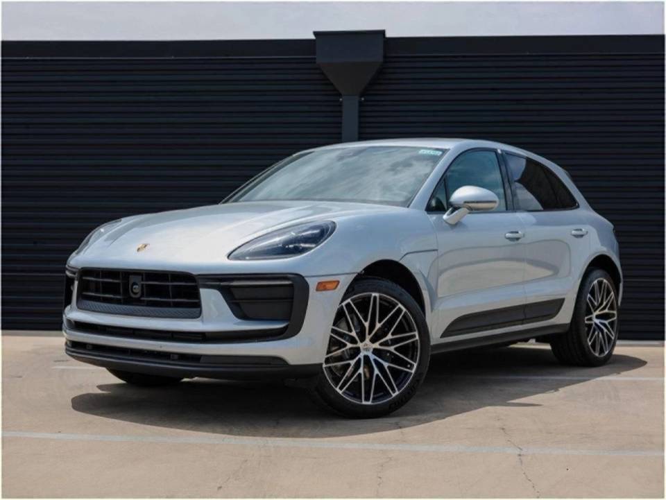 2025 Porsche Macan Base