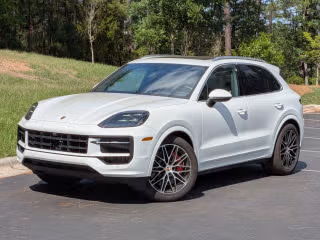 2026 Porsche Cayenne S's photo