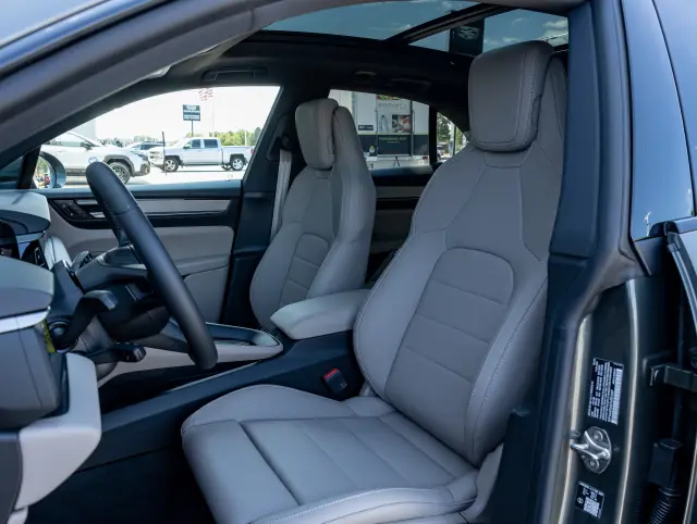 2026 Porsche Macan Base - Photo 38