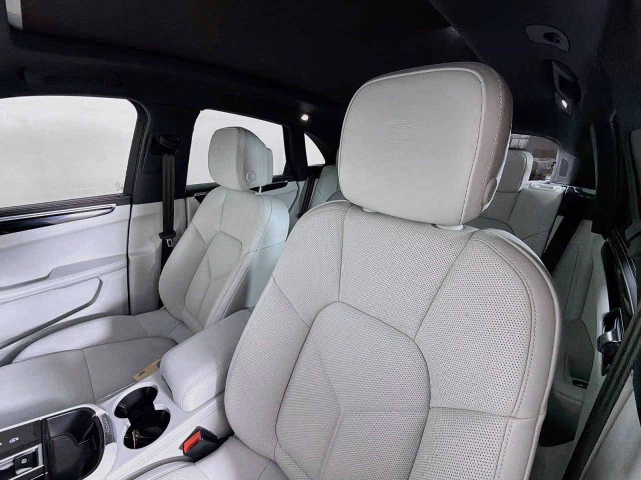 2026 Porsche Macan S - Photo 36
