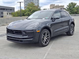 2026 Porsche Macan -'s photo