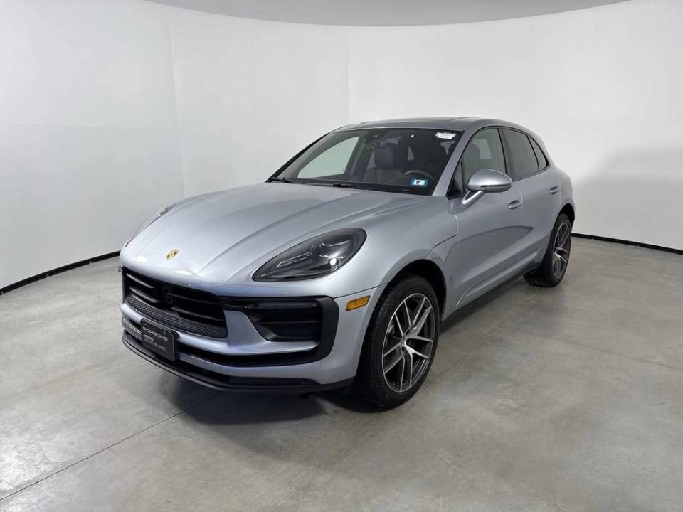 2025 Porsche Macan Base