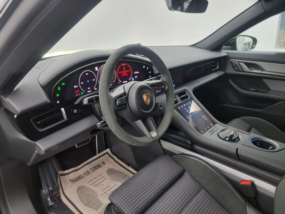 2025 Porsche Taycan Base - Photo 31