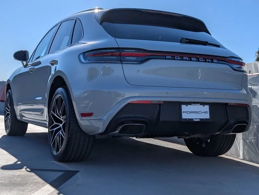 2026 Porsche Macan - Photo 24