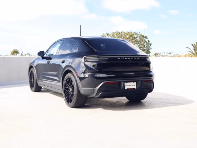 2026 Porsche Macan Base - Photo 18