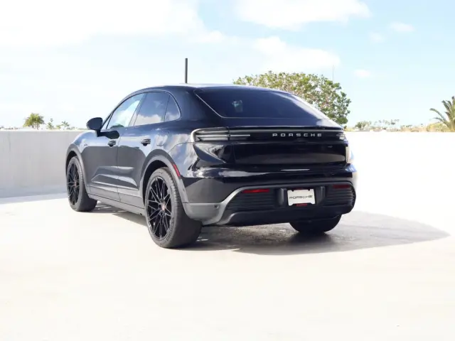 2026 Porsche Macan Base - Photo 22