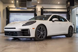 2026 Porsche Panamera 4's photo