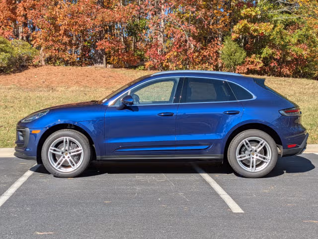 2026 Porsche Macan T - Photo 10