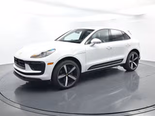 2025 Porsche Macan's photo