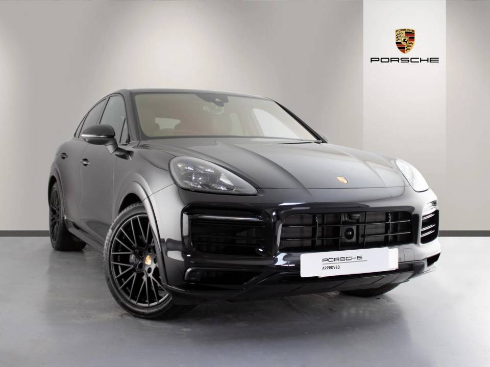 Buy PreOwned Porsche Cayenne Coupé Platinum Edition (MY22) at Porsche