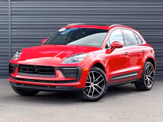 2025 Porsche Macan's photo