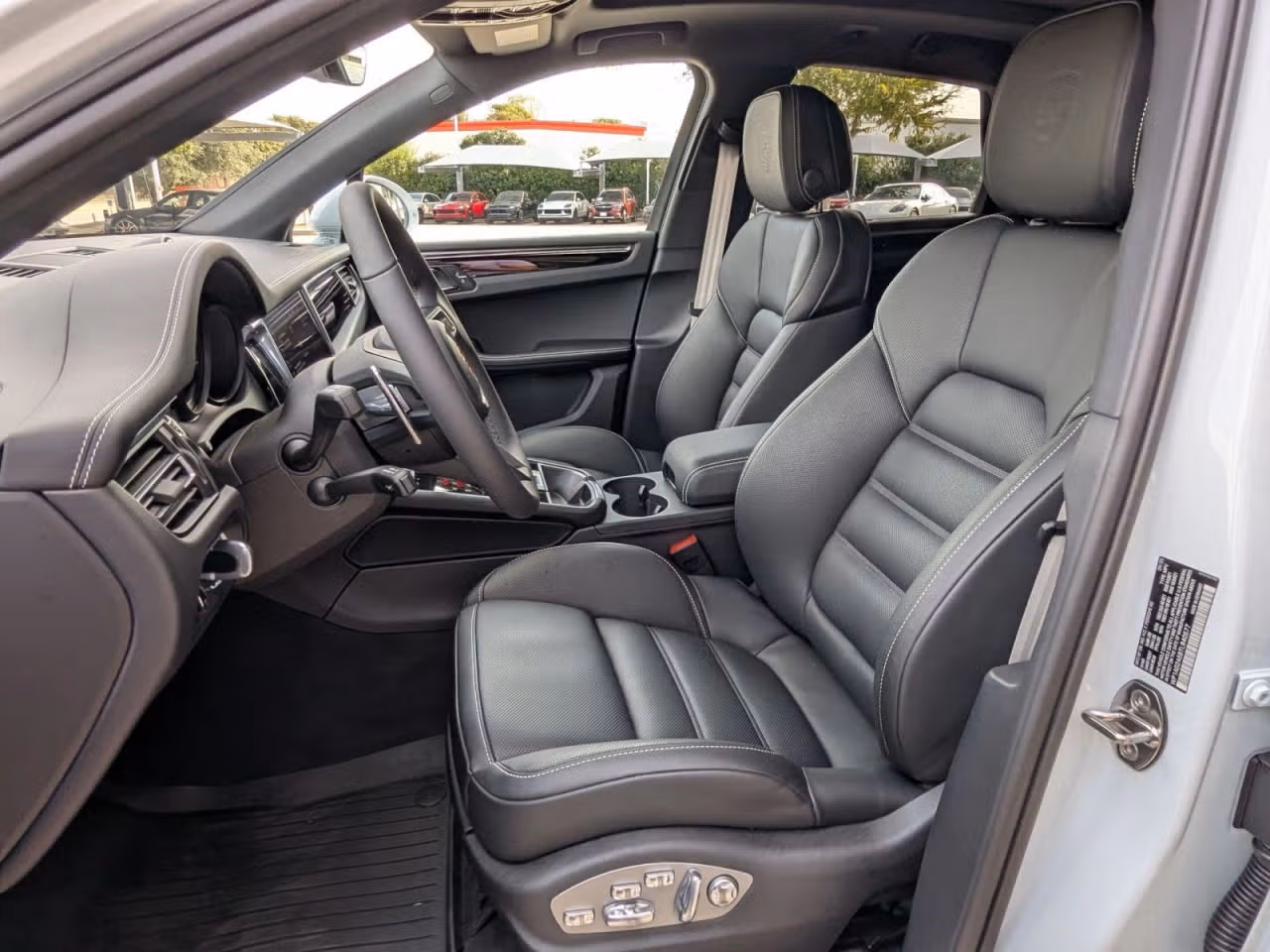 2026 Porsche Macan S - Photo 36