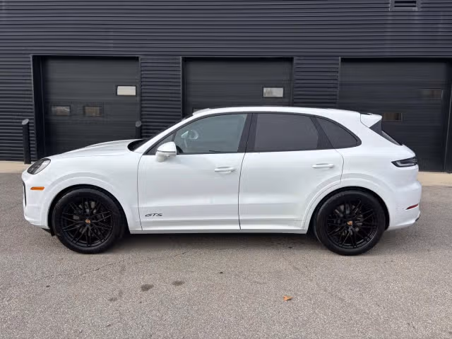 2026 Porsche Cayenne GTS - Photo 10