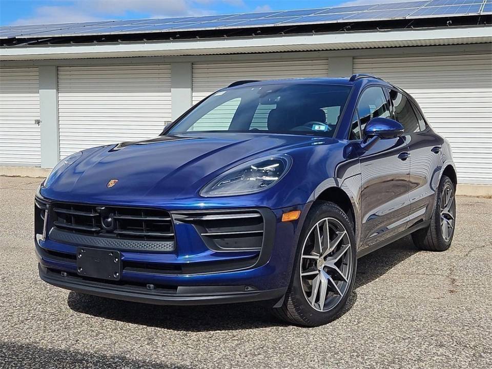 2025 Porsche Macan Base
